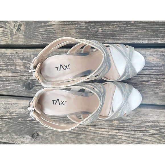 🌸2/$30 Taxi silver strappy high heeled shoes - Picture 8 of 8